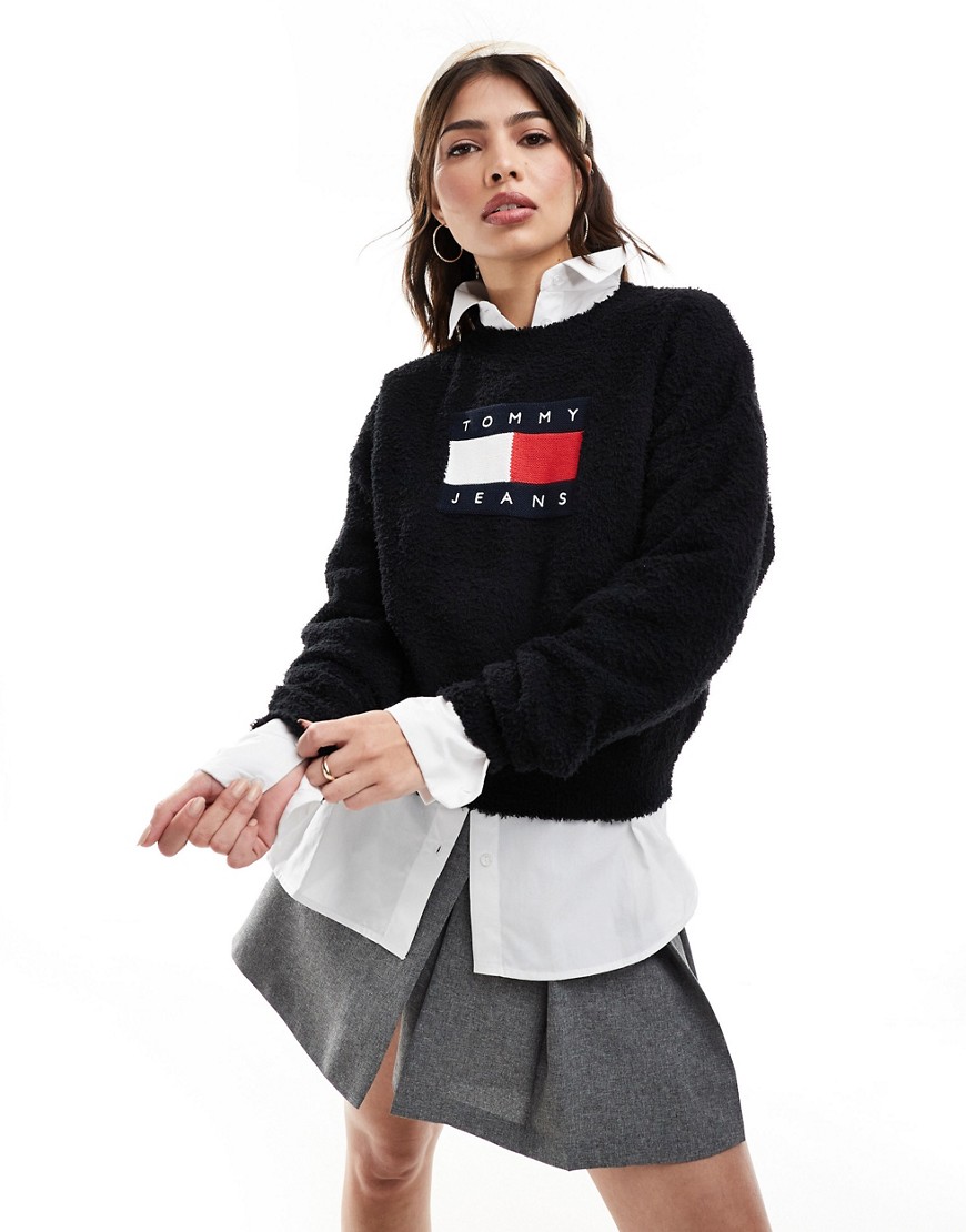 Tommy Jeans center flag sweater in black