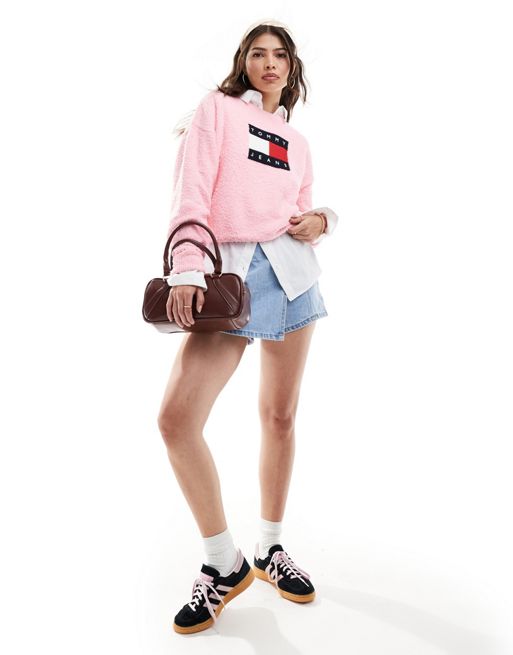 Tommy Jeans center flag sweater in pink