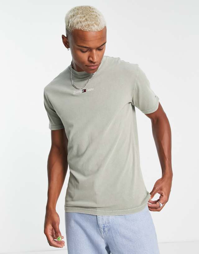 Tommy Jeans central logo t-shirt in gray