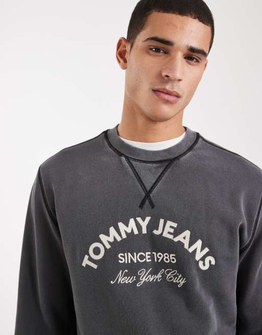 Tommy Jeans centre arch applique logo sweatshirt in washed black, 5 of 5