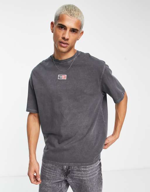 Tommy jeans centre on sale logo t shirt