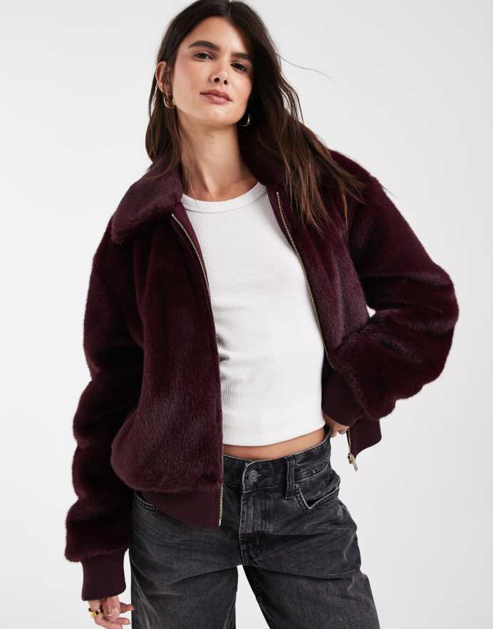 Tommy Jeans chaqueta de piel sintética con logo de bandera en burdeos