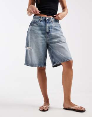 Tommy Jeans Charlie denim shorts in mid wash blue denim medium 22590₽