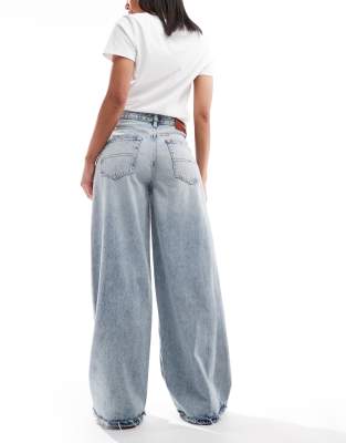 Tommy Jeans Charlie Mid Rise Loose Jeans