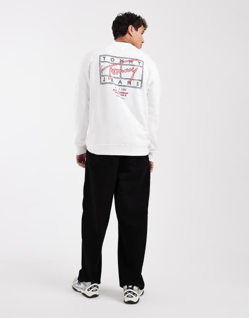 Tommy Jeans chest flag logo sweatshirt in white, 2 of 5