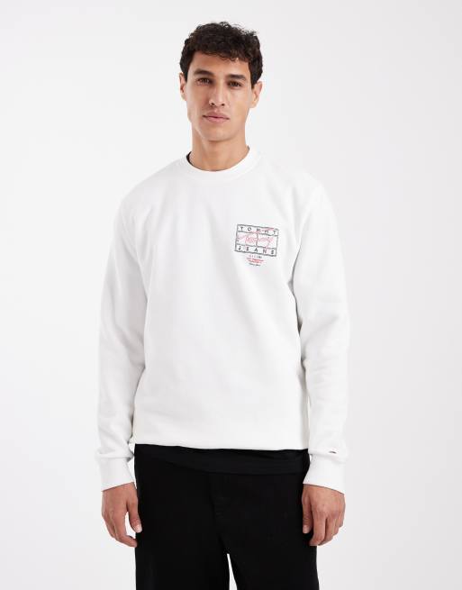 Tommy Jeans chest flag logo sweatshirt in white, 3 of 5