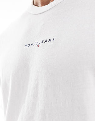 TOMMY JEANS CHEST LINEAR LOGO T-SHIRT