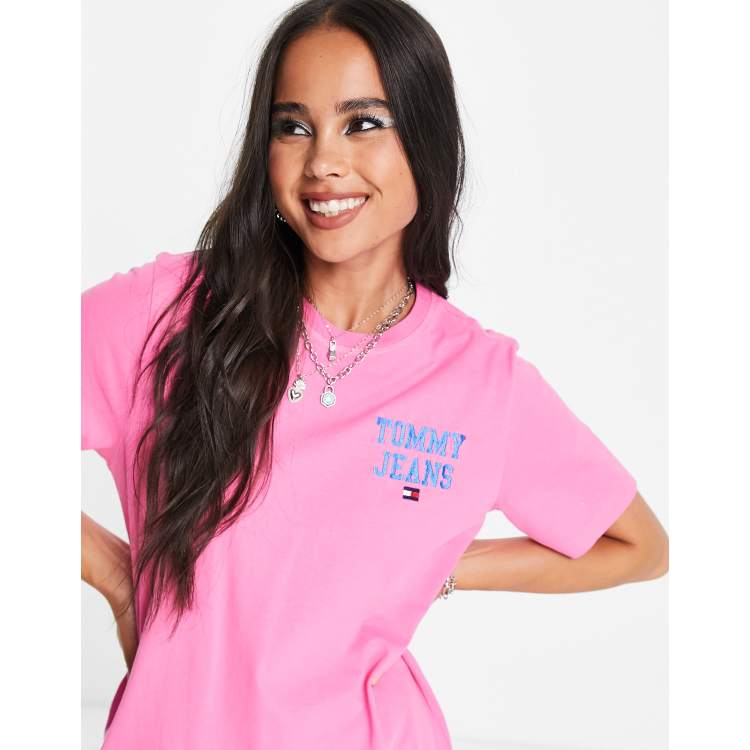 Tommy jeans t shirt hot sale pink