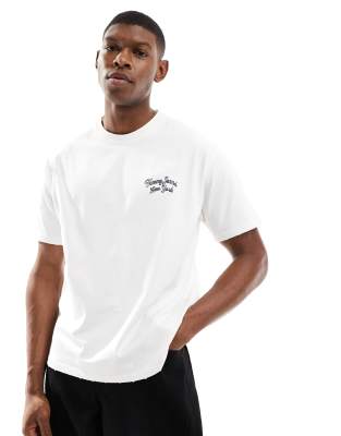 Tommy Jeans Chest Script Logo T-shirt In White