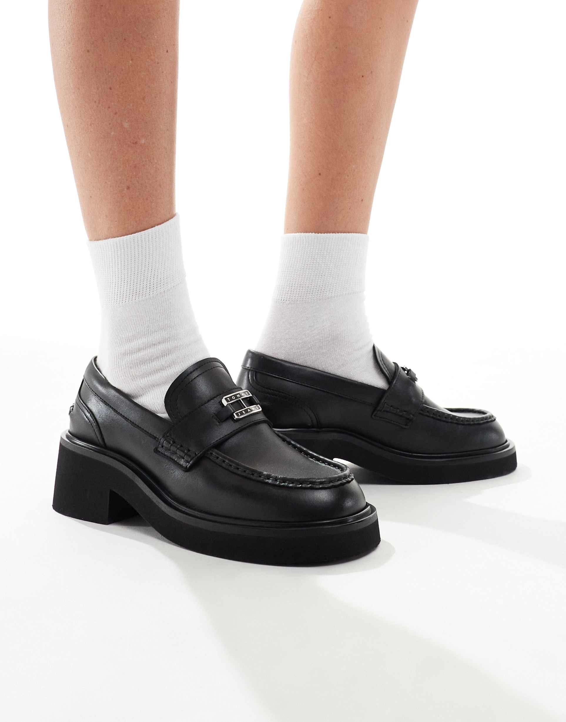 tommy jeans chunky heeled loafers in black