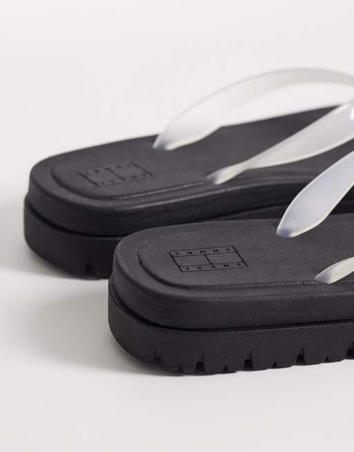 Tommy Jeans chunky jelly flip flops in white, 3 of 4