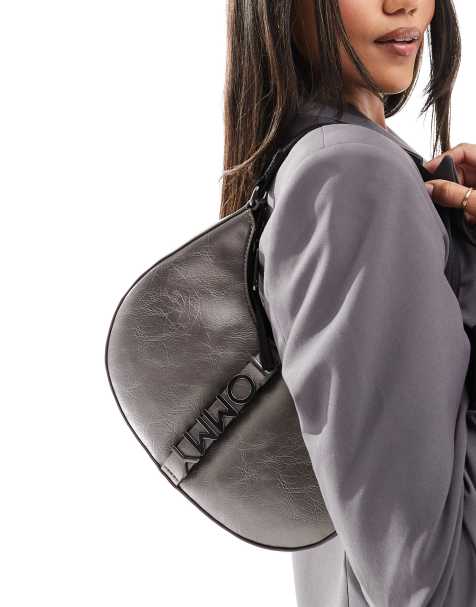Tommy Jeans – City Bold – Silvermetallisk, krackelerad axelväska i läder - view 1