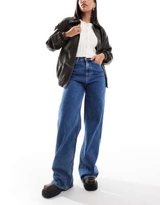 Claire high rise wide leg jeans in mid wash-Blue