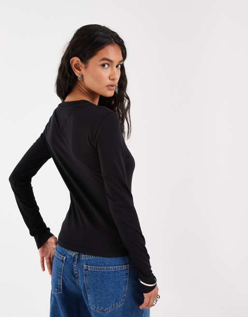 Tommy Jeans classic logo slim fit long sleeve T-shirt in black, 4 of 4