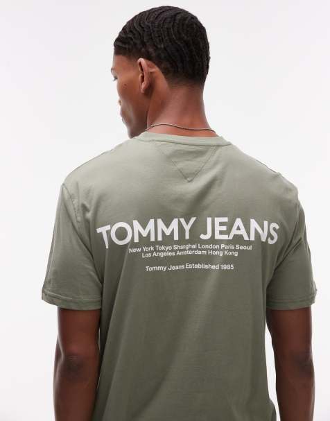Tommy Jeans – Classic – T-Shirt in Grün mit Rückenprint und linearem Logo - view 1