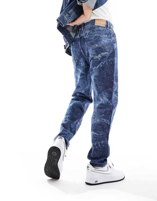 Tommy Jeans co-ord Isaac relaxed tapered jeans in mid wash, 3 of 5