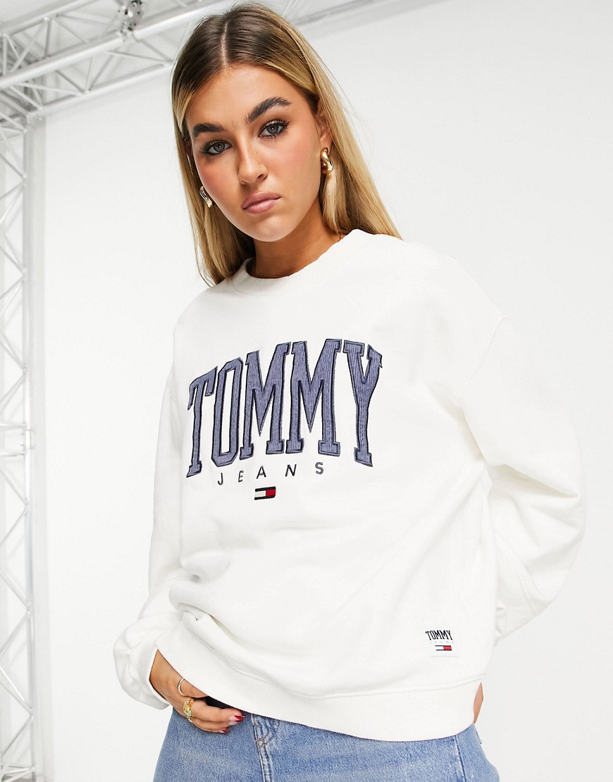 Bestrating toevoegen aan Stamboom Tommy Jeans Collegiate Logo Sweatshirt In Ivory-white | ModeSens
