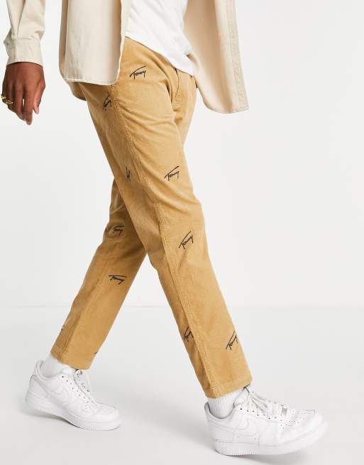 Tommy Jeans - Corduroy broek met dad fit en critter-logo in bruin 