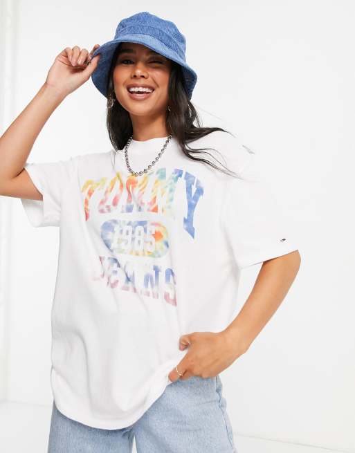 Tommy Jeans cotton tye dye collegiate logo oversized t-shirt in white ...