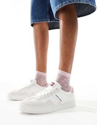 Tommy Jeans - Court-Sneaker in Weiß und Rosa