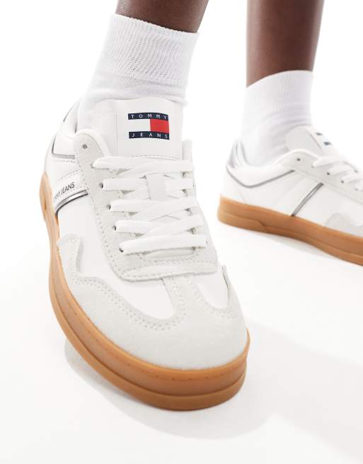 Tommy Jeans court trainers in white with gum sole, 3 of 5