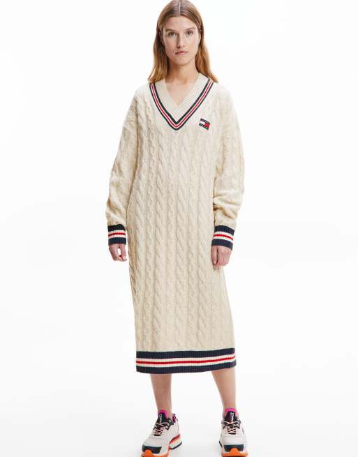 Tommy Jeans Cricket trui jurk met V hals en logo in beige