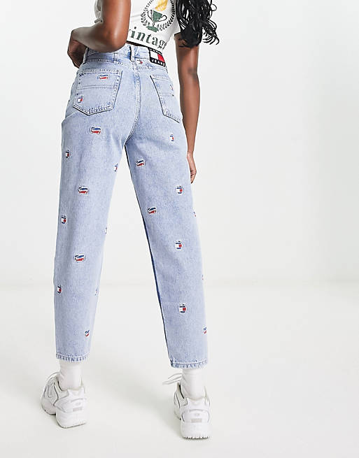 Tommy Jeans – Critter – Mom-Jeans in Blau mit All-over-Print und besonderes  hohem Bund | ASOS