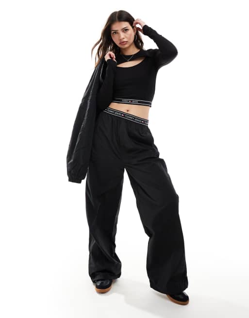 Tommy Jeans - Cropped og langærmet top i sort med bånd og udskæring, 2 af 4