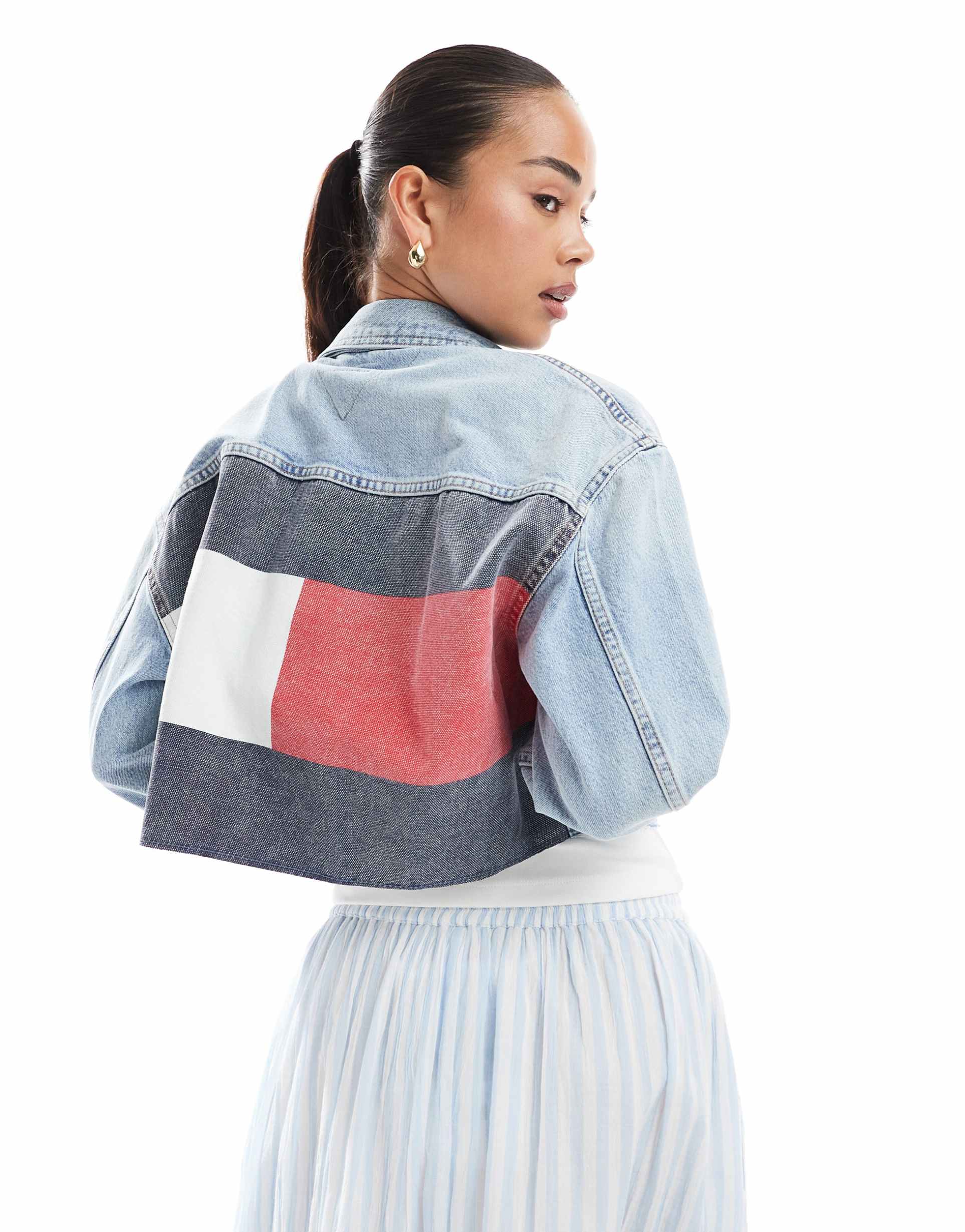 tommy jeans cropped trucker denim jacket in light blue