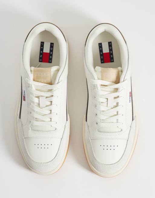 Tommy Jeans cup sole premium leather trainers in off-white, 2 of 5
