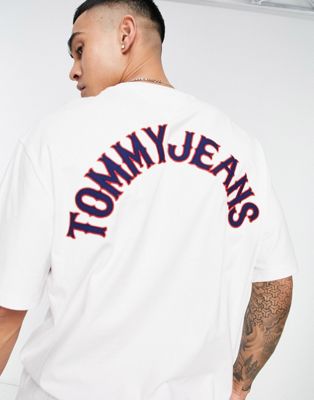 Tommy Jeans curve logo t-shirt in white