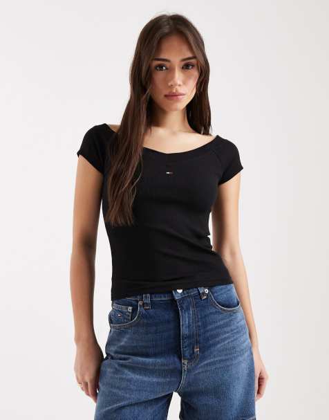 Tommy Jeans – Czarny prążkowany top z odsłoniętymi ramionami - view 1