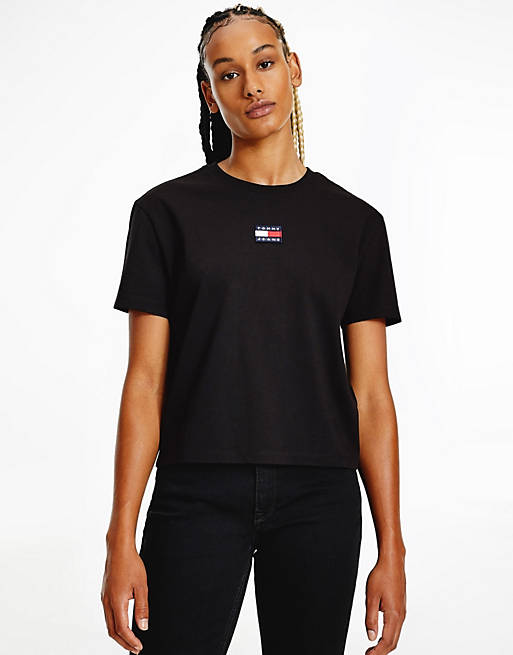 Tommy Jeans – Czarny T-shirt z logo z flagą