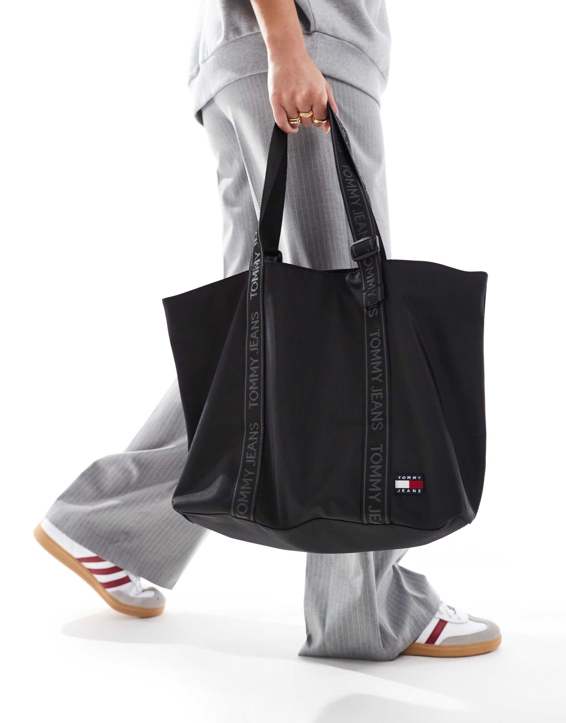 tommy jeans daily utility tote bag in black