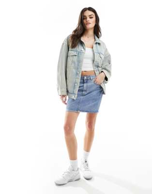 Tommy Jeans Daisy oversized denim jacket in light wash-Blue