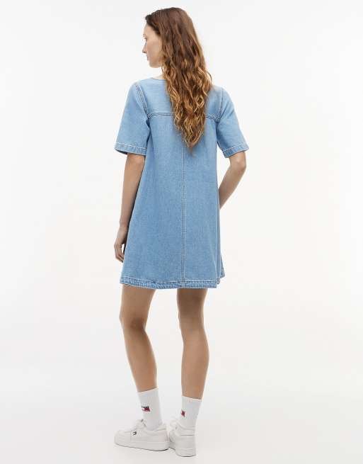 Tommy Jeans Denim a-line mini dress in light blue, 4 of 6