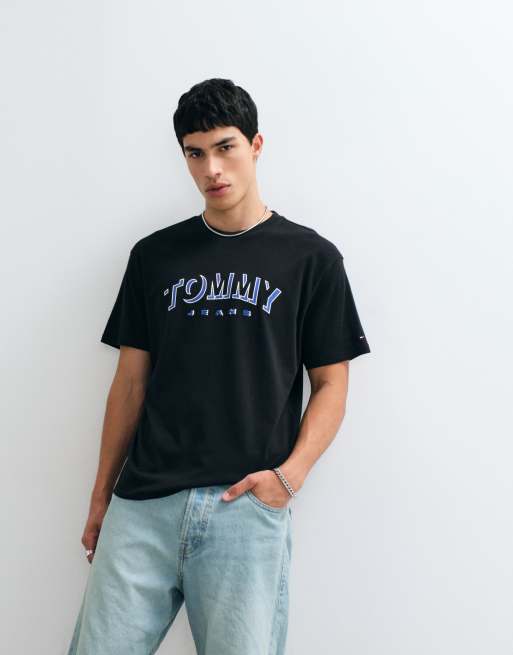 Tommy Jeans DNA logo relaxed fit T-shirt in black, 2 of 5