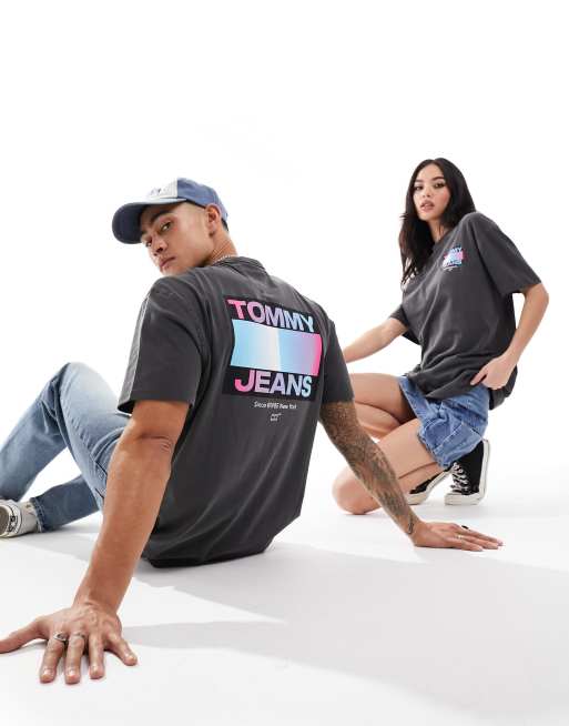 Tommy Jeans – DNA – Unisex-T-Shirt in Anthrazit mit Grafikprint und normalem Schnitt