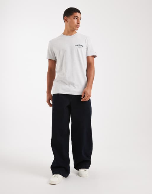 Tommy Jeans – Dollar – Ljusgrå t-shirt med staplad logga, 3 av 5