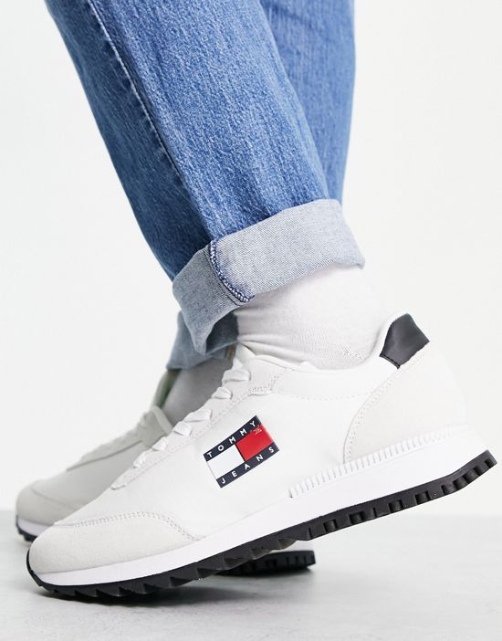 https://images.asos-media.com/products/tommy-jeans-elevated-retro-sneakers-in-white/202405950-1-white?$n_550w$&wid=550&fit=constrain