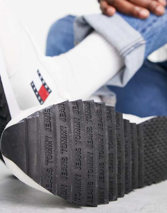 https://images.asos-media.com/products/tommy-jeans-elevated-retro-sneakers-in-white/202405950-4?$n_550w$&wid=550&fit=constrain