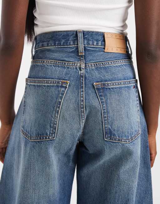 Tommy Jeans – Ella – Barrel-Leg-Jeans in dunkelblauer Waschung, 4 von 5