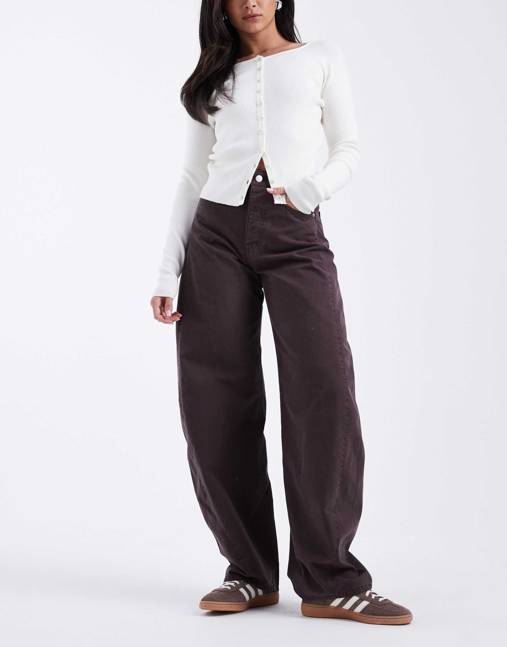 tommy jeans ella mid rise barrel jeans in chocolate brown