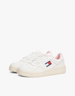 Tommy Jeans - Essential - Basketball-Sneaker in Weiß aus Leder mit leicht geriffeltem Profil-Rosa