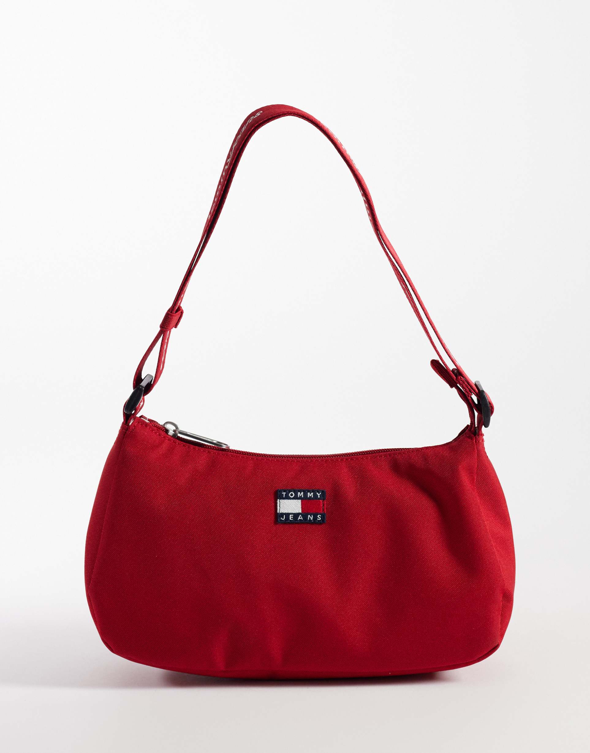 tommy jeans essential daily shoulder bag in red