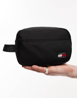 Tommy Jeans Essential Daily Toiletry Bag In Black