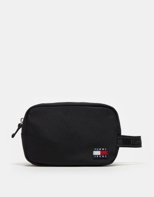 Tommy Jeans essential daily washbag in black