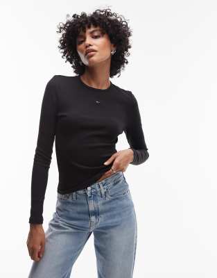 Tommy Jeans - Essential - Geripptes, langärmliges T-Shirt in Schwarz