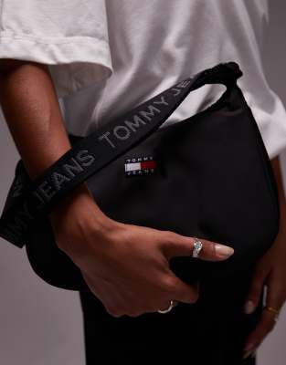 Tommy Jeans Essential Nylon Shoulder Bag In Black