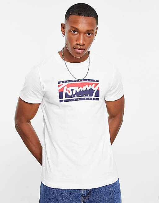 Tommy Jeans – Essential – Schmal geschnittenes T-Shirt in Weiß mit Logo-Schriftzug  | ASOS